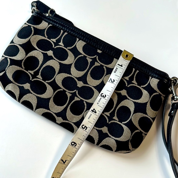 Coach big wristlet/bag black/gray monogram wallet - Picture 10 of 14